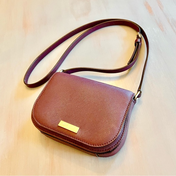 kate spade Handbags - Kate Spade Maroon Crossbody Bag